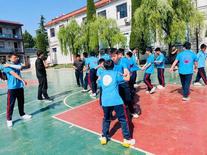 买球软件逆转叛逆游戏迷局重塑孩子自信光芒!家长必看秘籍(图3) 买球软件逆转叛逆游戏迷局重塑孩子自信光芒!家长必看秘籍(图3)