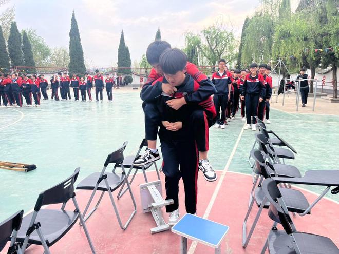 买球软件逆转叛逆游戏迷局重塑孩子自信光芒!家长必看秘籍(图2) 买球软件逆转叛逆游戏迷局重塑孩子自信光芒!家长必看秘籍(图2)